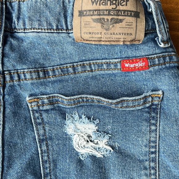 Wrangler Straight Fit Jean Shorts - Picture 3 of 14